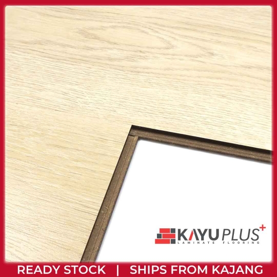 Sàn Gỗ Công Nghiệp Hiện Đại Cao Cấp | 583 Meranti Kuning | KayuPlus