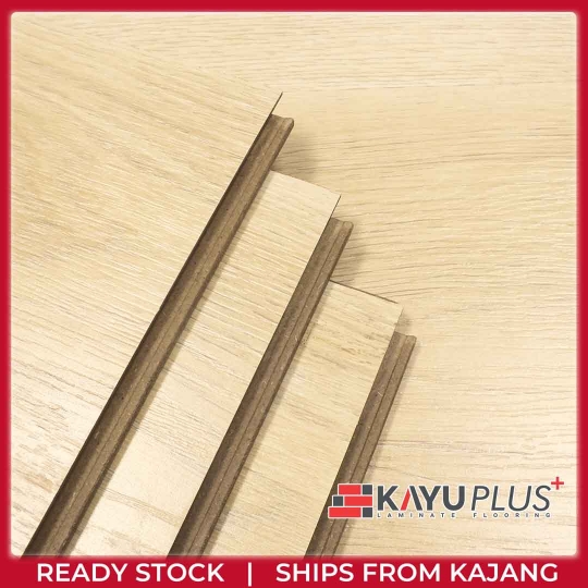 Sàn Gỗ Công Nghiệp Hiện Đại Cao Cấp | 583 Meranti Kuning | KayuPlus