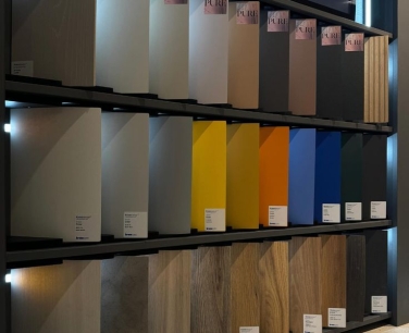 Lót sàn mới, khách ở lại quán lâu hơn